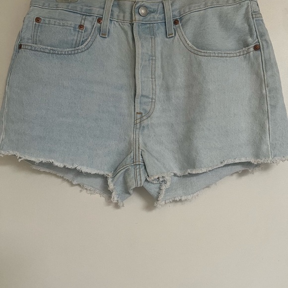 Levi’s 501 Light Wash Denim Cutoff Shorts 30 - Picture 1 of 5